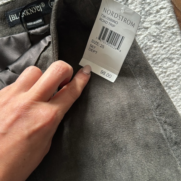 NWT Blank NYC Suede Mini Skirt in French Grey - Picture 4 of 5